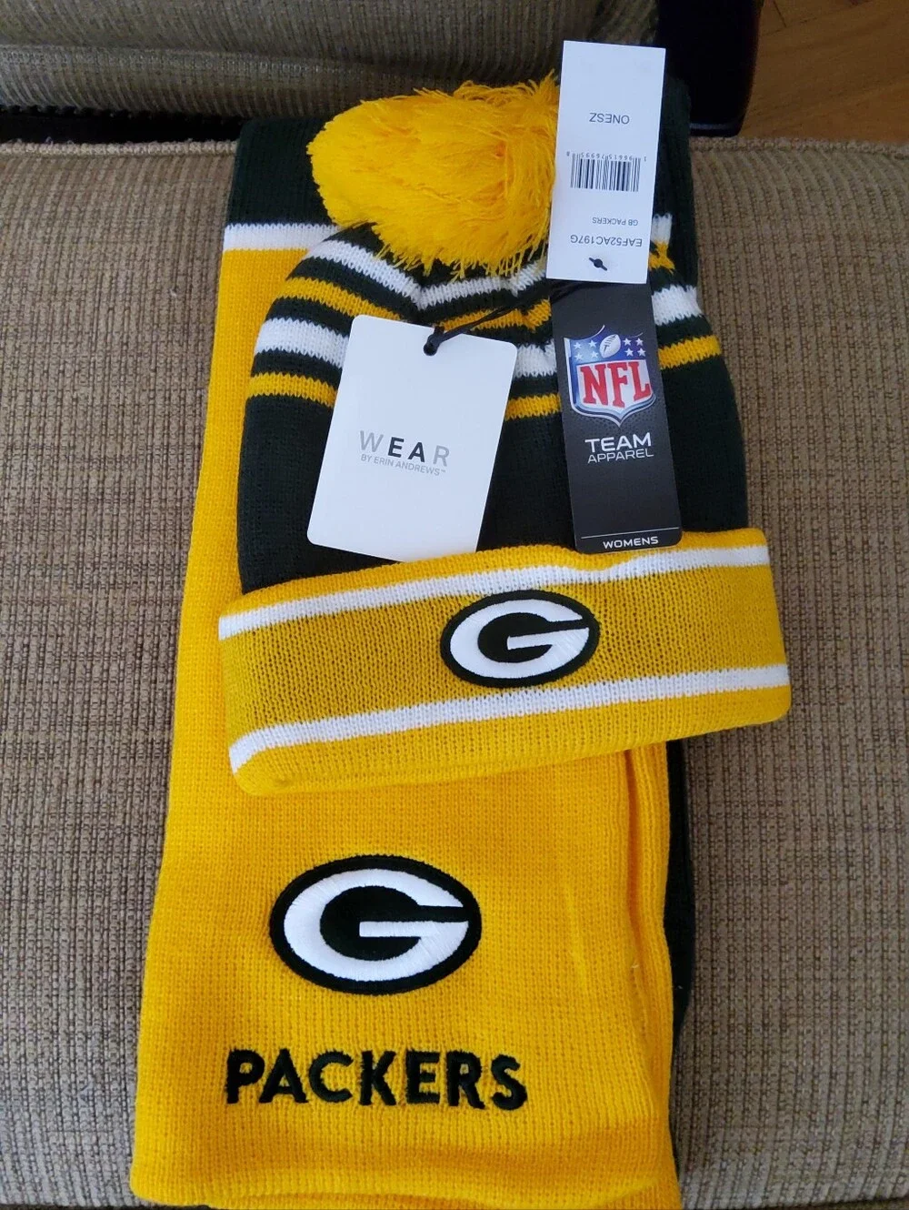 Green Bay Packers Women’s WEAR by Erin Andrews Knit Hat & Scarf Set NWT NFL